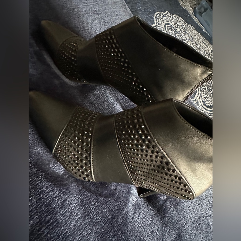 Impo black sparky booties Size 7 1/2  Never been worn🖤 - Picture 3 of 15